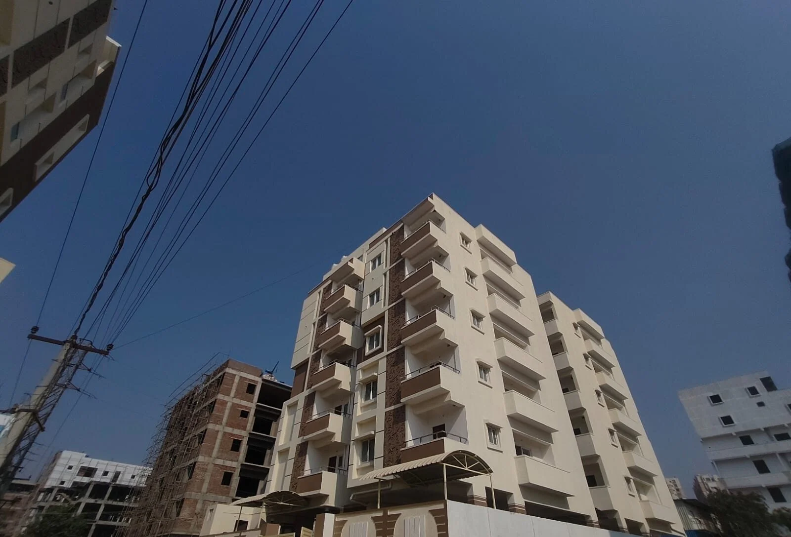 Platinum Avenue Image 17