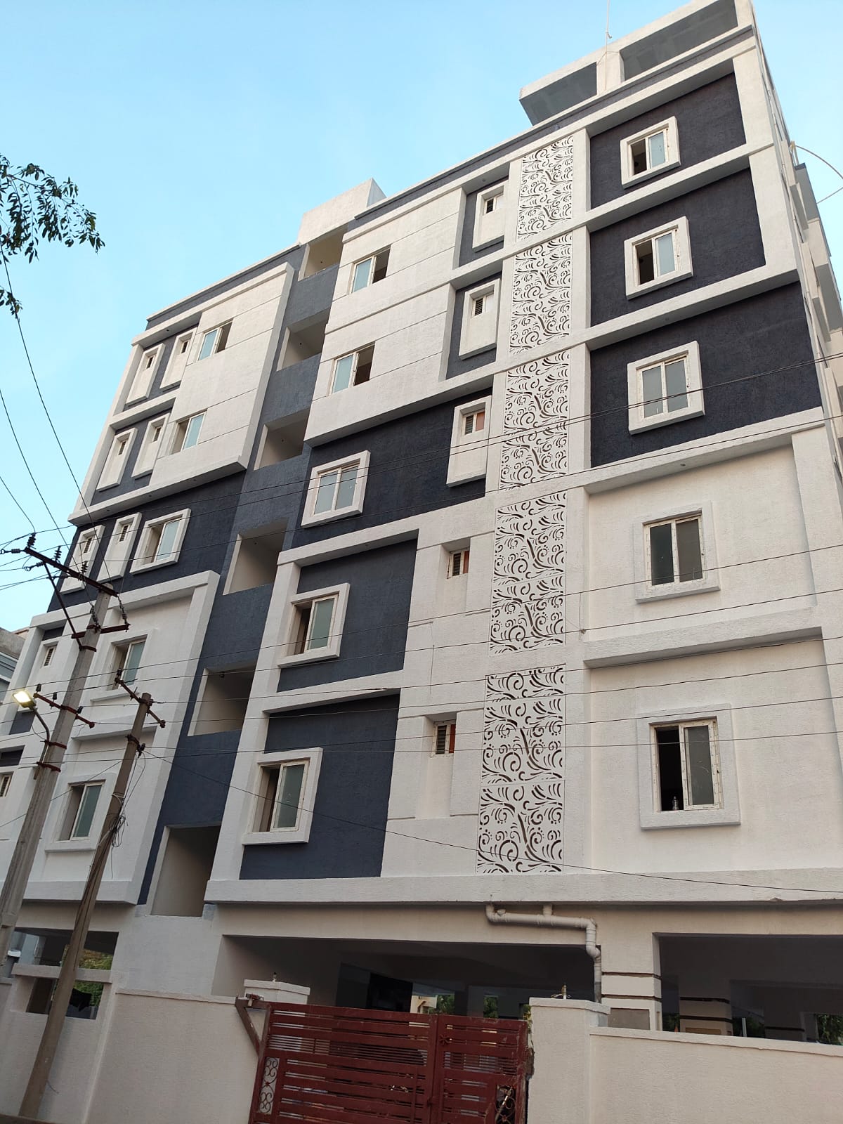 Platinum Avenue Image 23